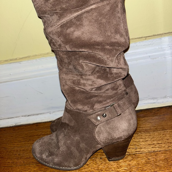 Brown boots - Picture 2 of 5
